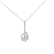 Обеци и колие с перла и диаманти 18k