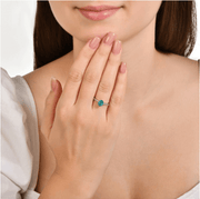 Диамантен пръстен с овален изумруд