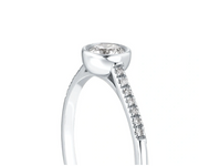 Годежен пръстен с кръгъл обков на диаманта